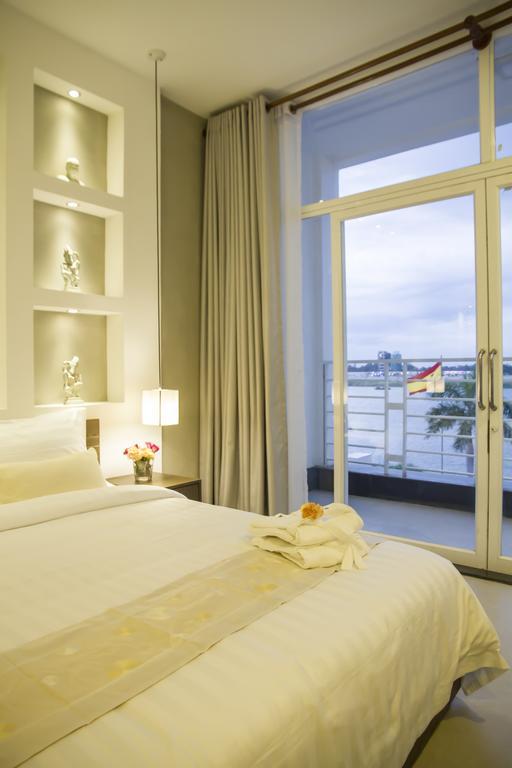 פנום פן Asiban Quay Boutique Hotel חדר תמונה